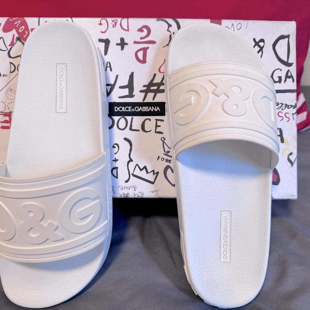 Dolce & Gabbana pool side slides